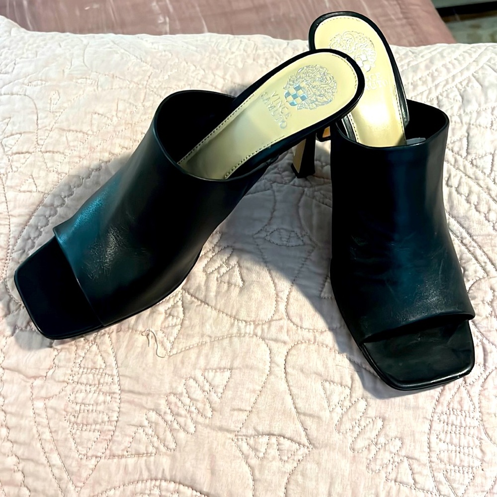 Vince Camuto black slide heel, all leather like new condition size 11.
